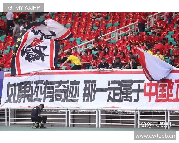 国足与上海上港精彩对决回放分析及比赛亮点总结